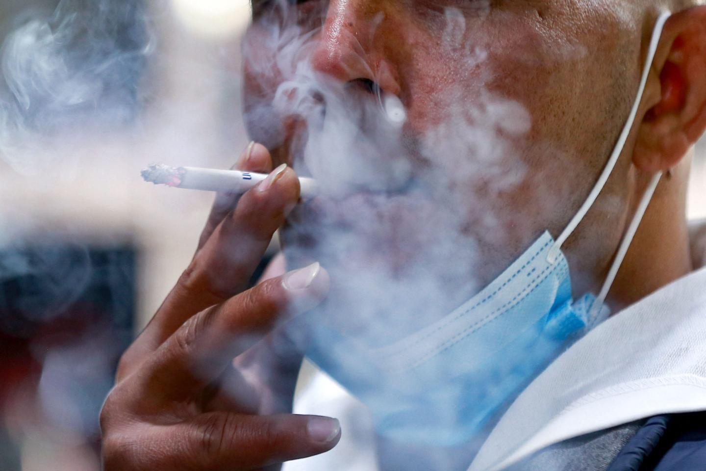 COVID or smoking: Which is worse for your lungs?