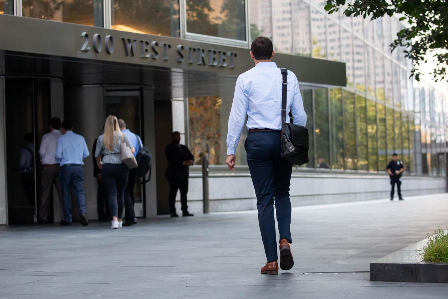Goldman Sachs bankers return to office
