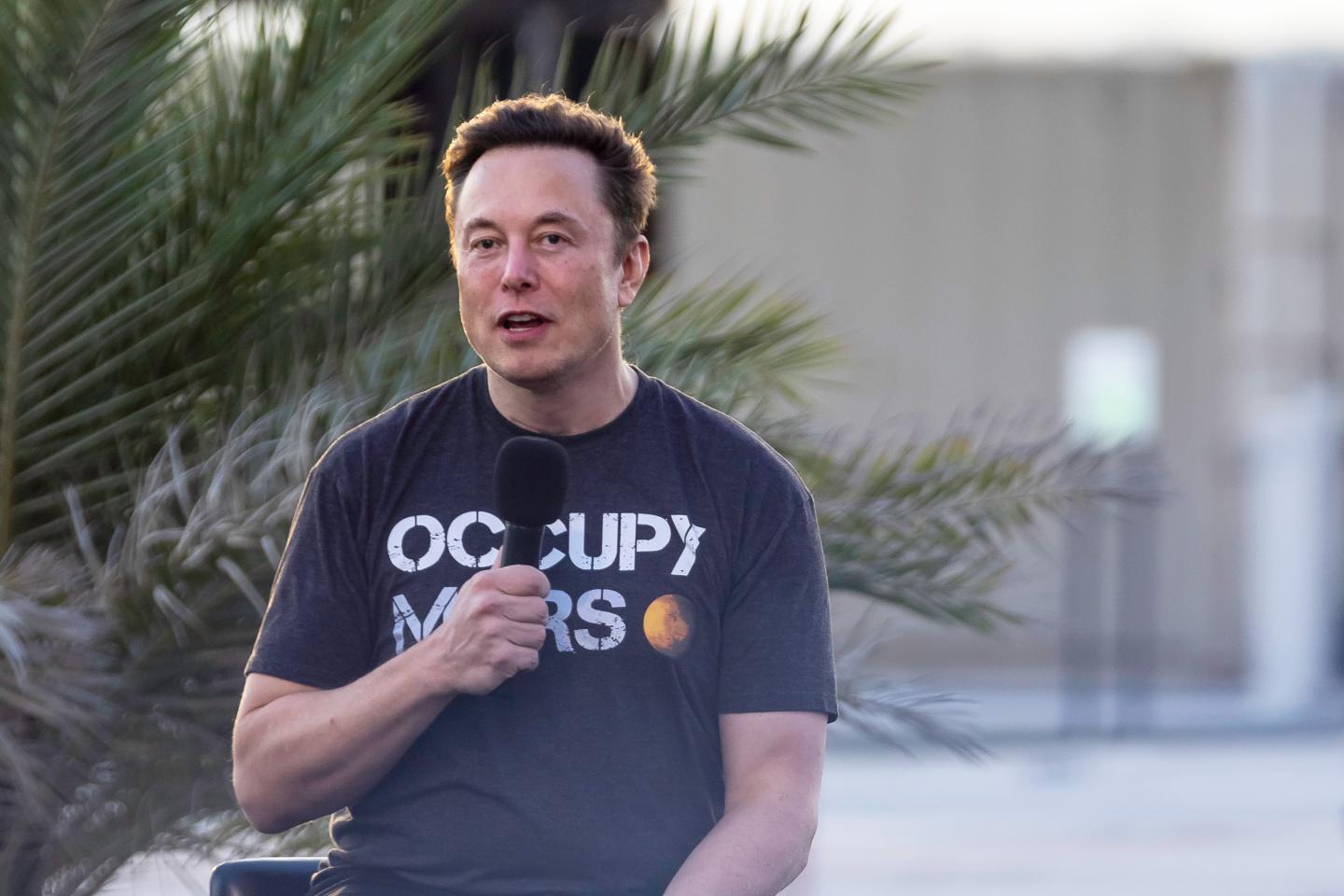 Elon Musk says he doesn’t believe in corporate hierarchy and ‘hates doing management’ stuff in series of texts sent to Twitter CEO Parag Argawal