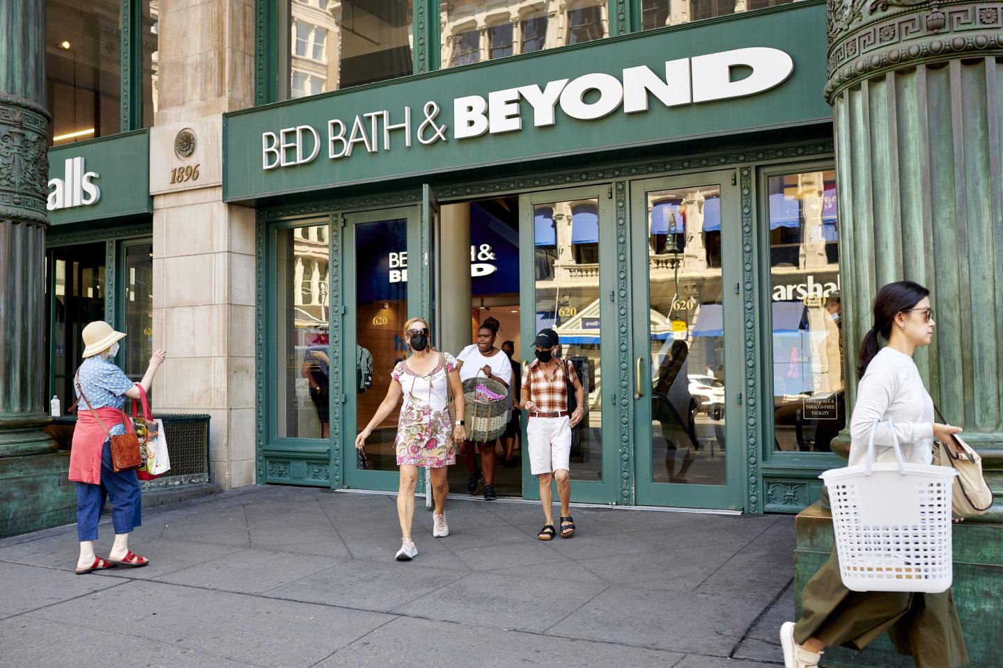 Bed Bath & Beyond
