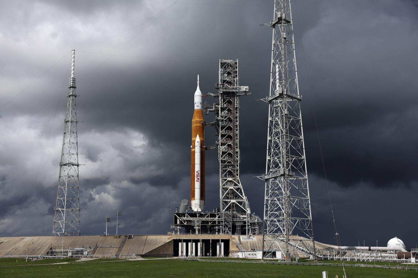 Artemis 1 on the launch pad