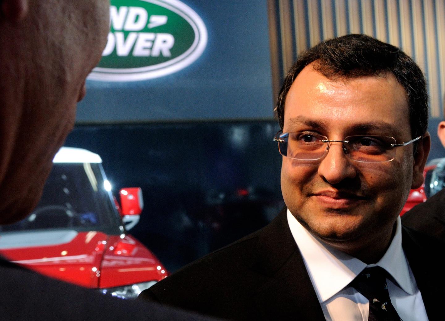 Cyrus Mistry, a top business scion in India, dies in car crash at 54