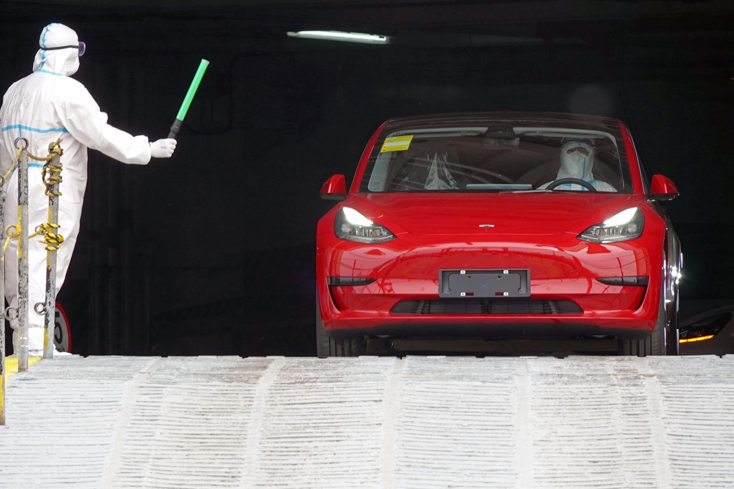 Tesla’s battery supplier in China is hanging by a thread, with a ‘factory bubble’ the only way it’s still working
