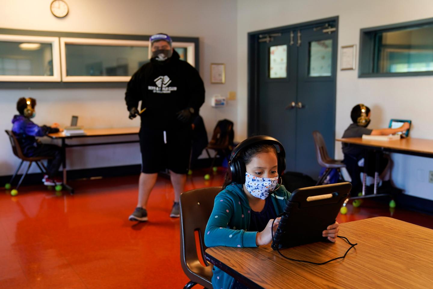 Zoom school set kids back during COVID-19 and now many parents are questioning why they weren’t sent back sooner