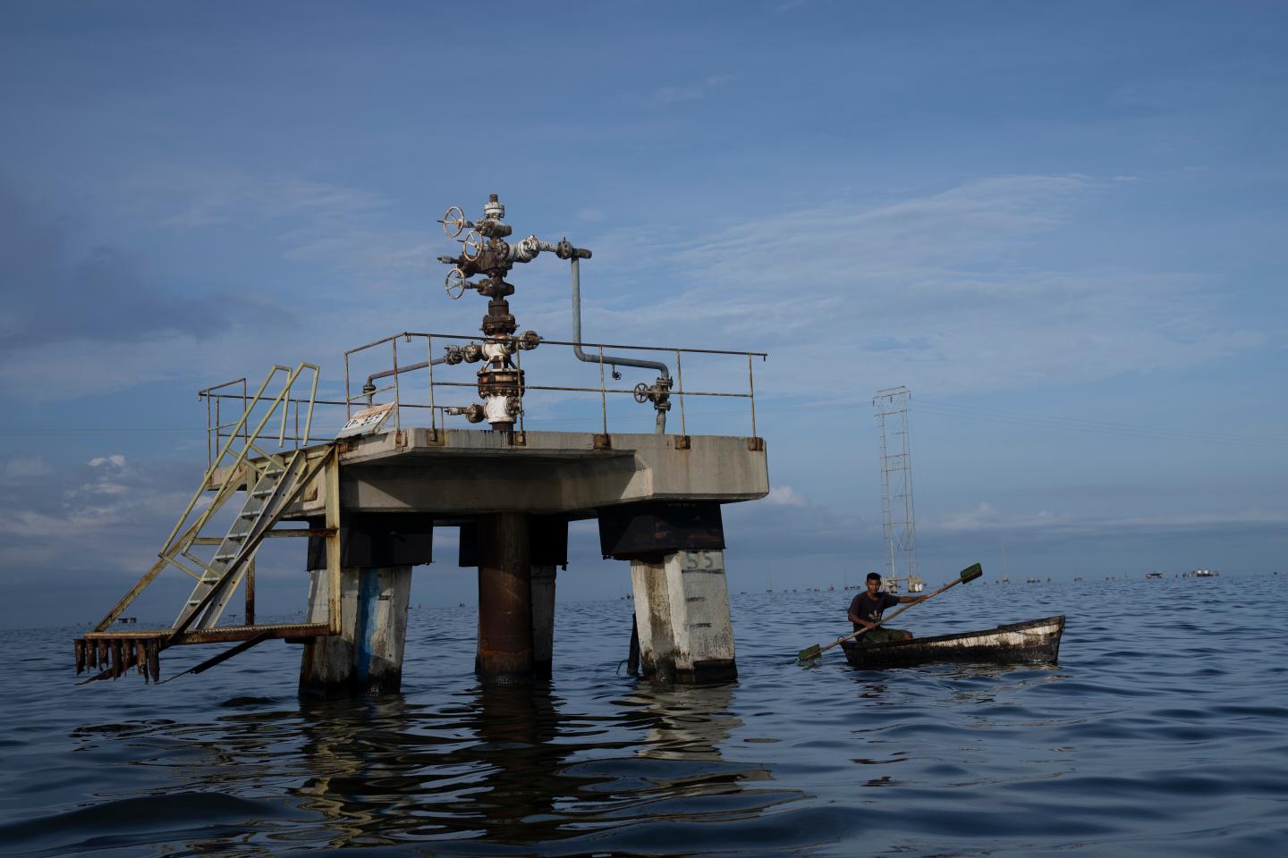 ‘The key is the cash’: How Russian and Venezuelan oligarchs dodge U.S. sanctions to smuggle oil and launder millions