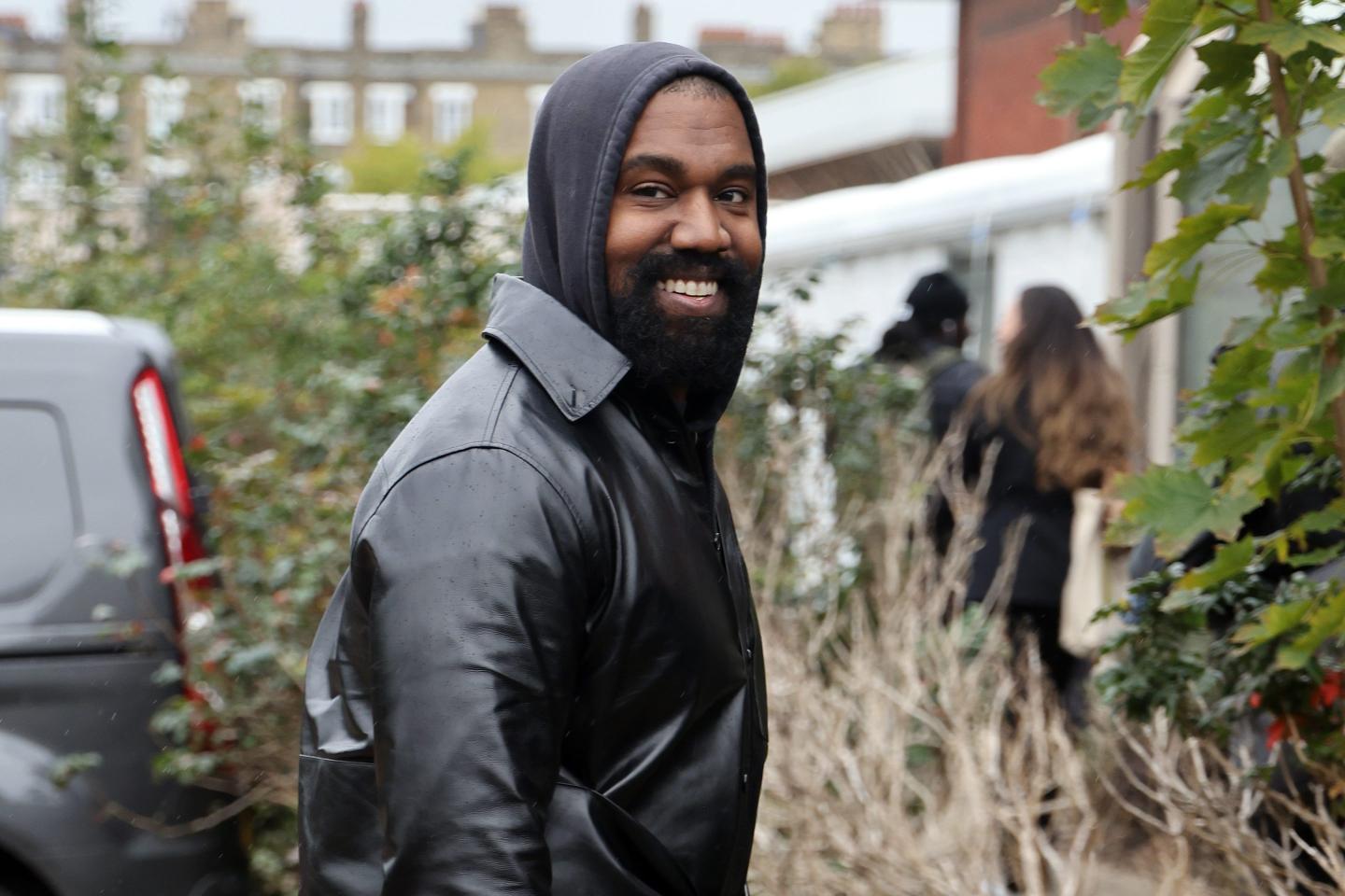 Kanye West leaving the Burberry S/S 2022 Catwalk Show