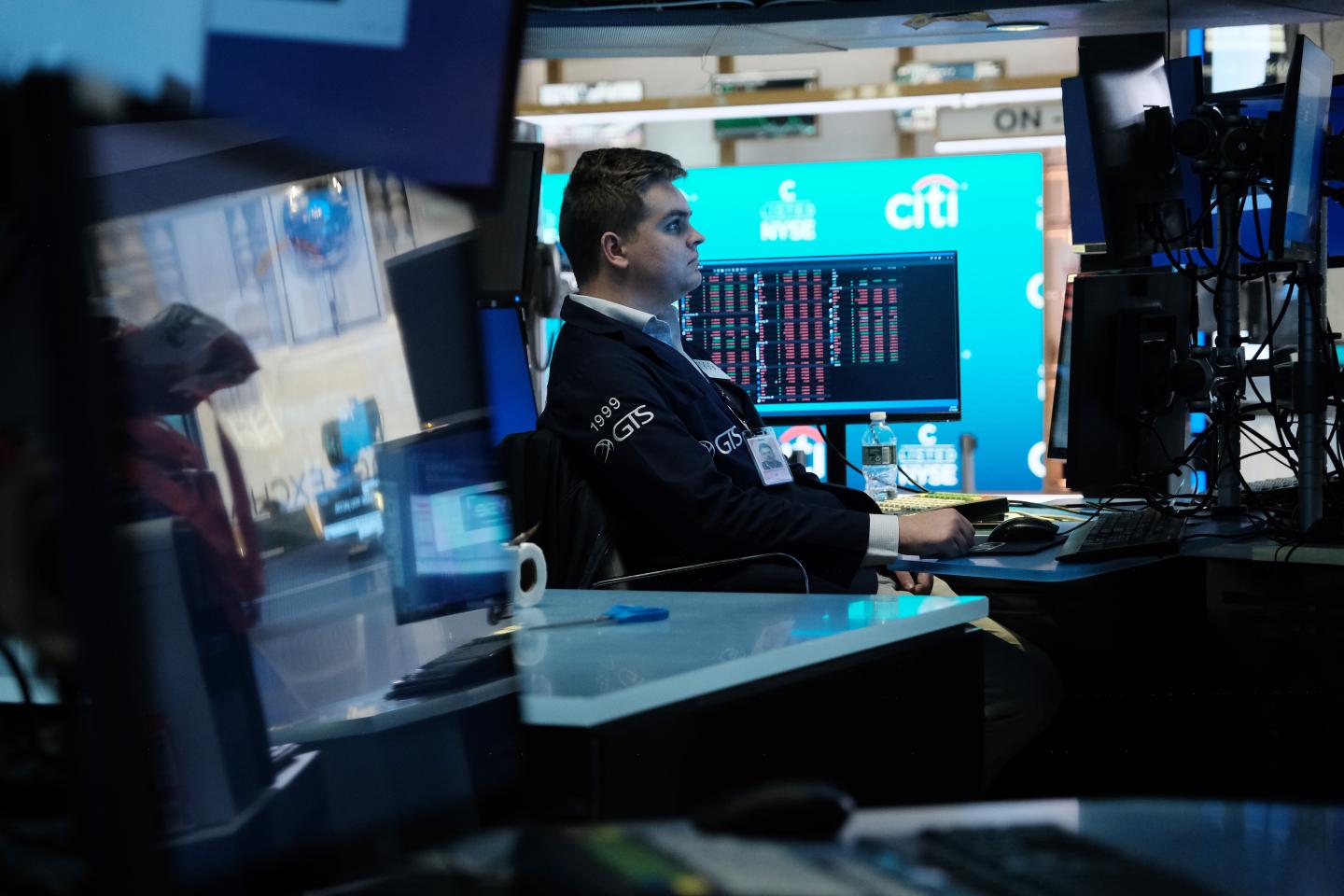 Investors peg one major economy as the first to tip into a recession—and name another whose assets will lead the recovery