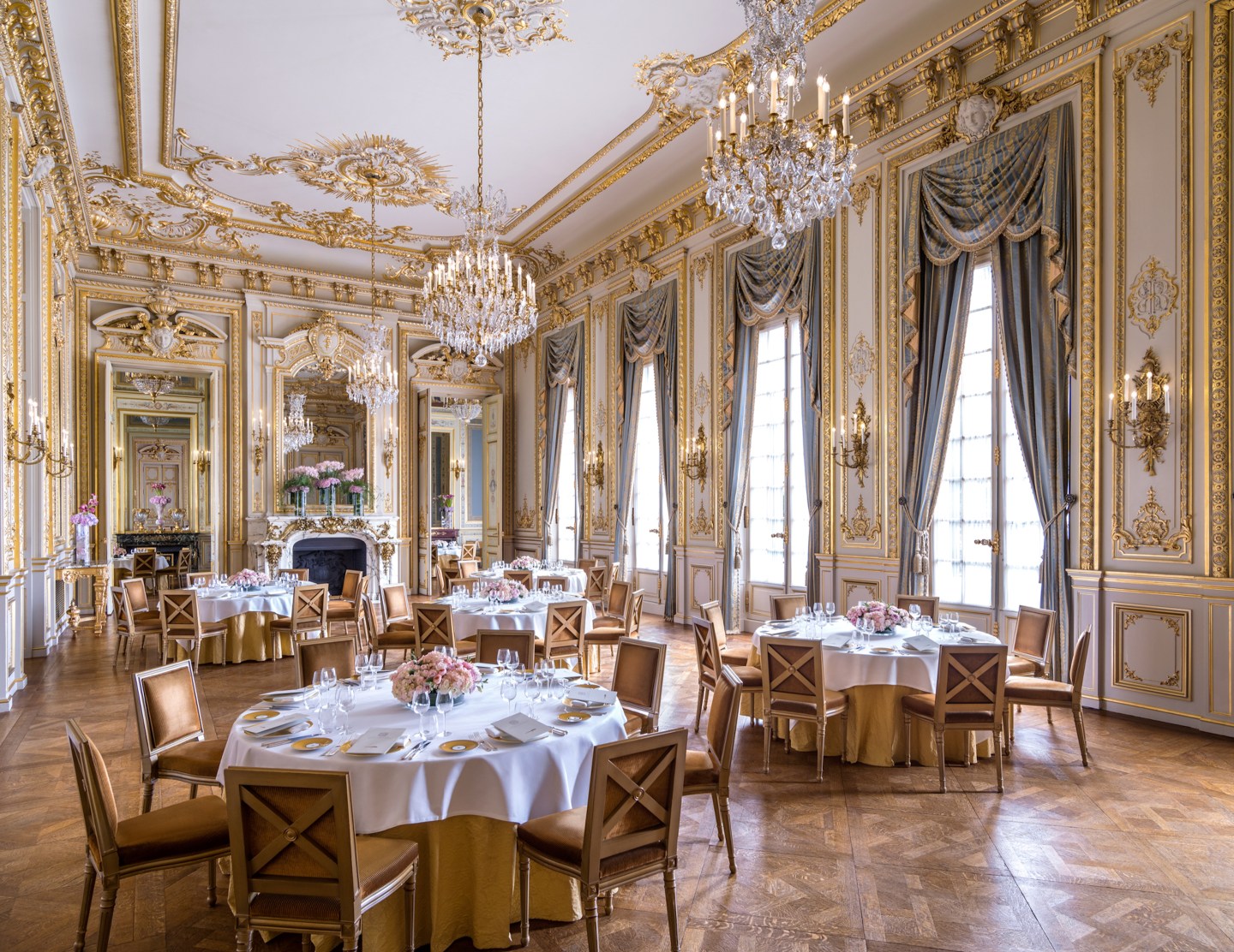 Ideal for hosting a prestigious wedding, conference, seminar, or banquet, the reception areas and event spaces evoke the spirit of the elegant events hosted by the Bonaparte family for 19th century Parisian society.