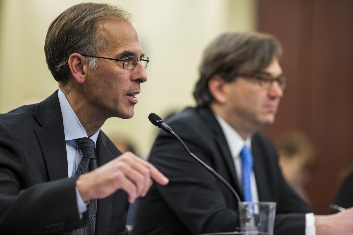 Top economist Mark Zandi says a recession isn’t a sure thing, but urges everyone to ‘keep one hand on the bunker door just to be safe’