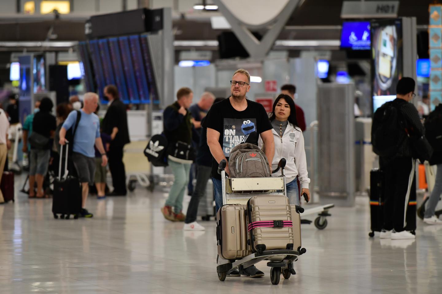 Here’s the secret to finding holiday travel deals amid soaring air and hotel prices