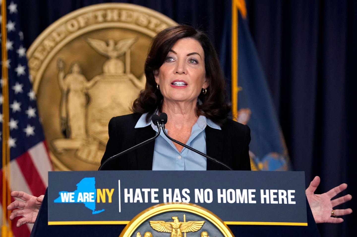 New York State Governor Kathy Hochul signed a new law that sets a two-year moratorium on new and renewed air permits for fossil fuel power plants used for energy-intensive “proof-of-work” cryptocurrency mining.