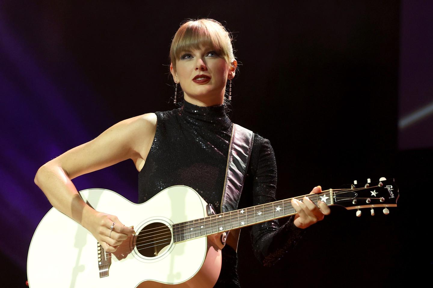 Taylor Swift at the NSAI 2022 Nashville Songwriter Awards
