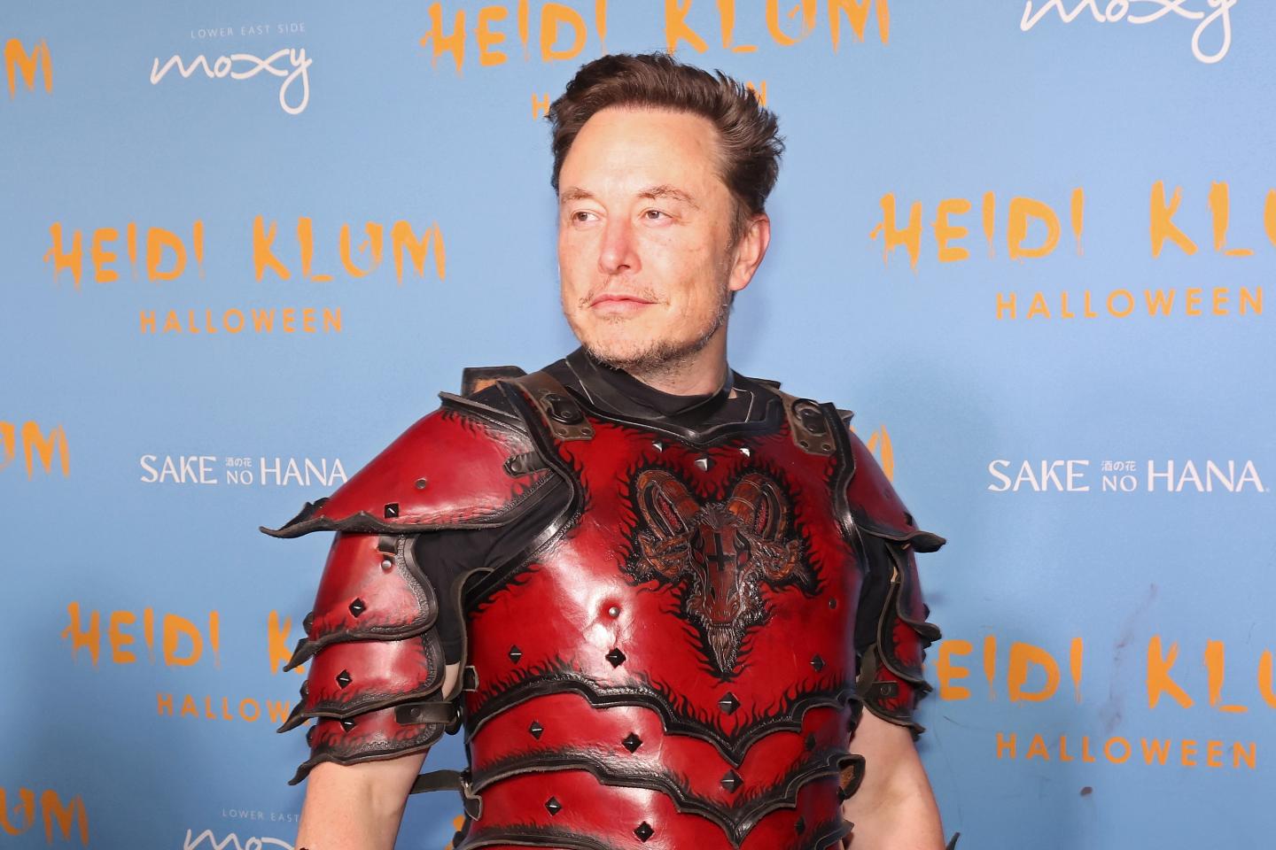 Elon Musk broke the law by suddenly eliminating 3,700 jobs at Twitter without required notice, lawsuit claims