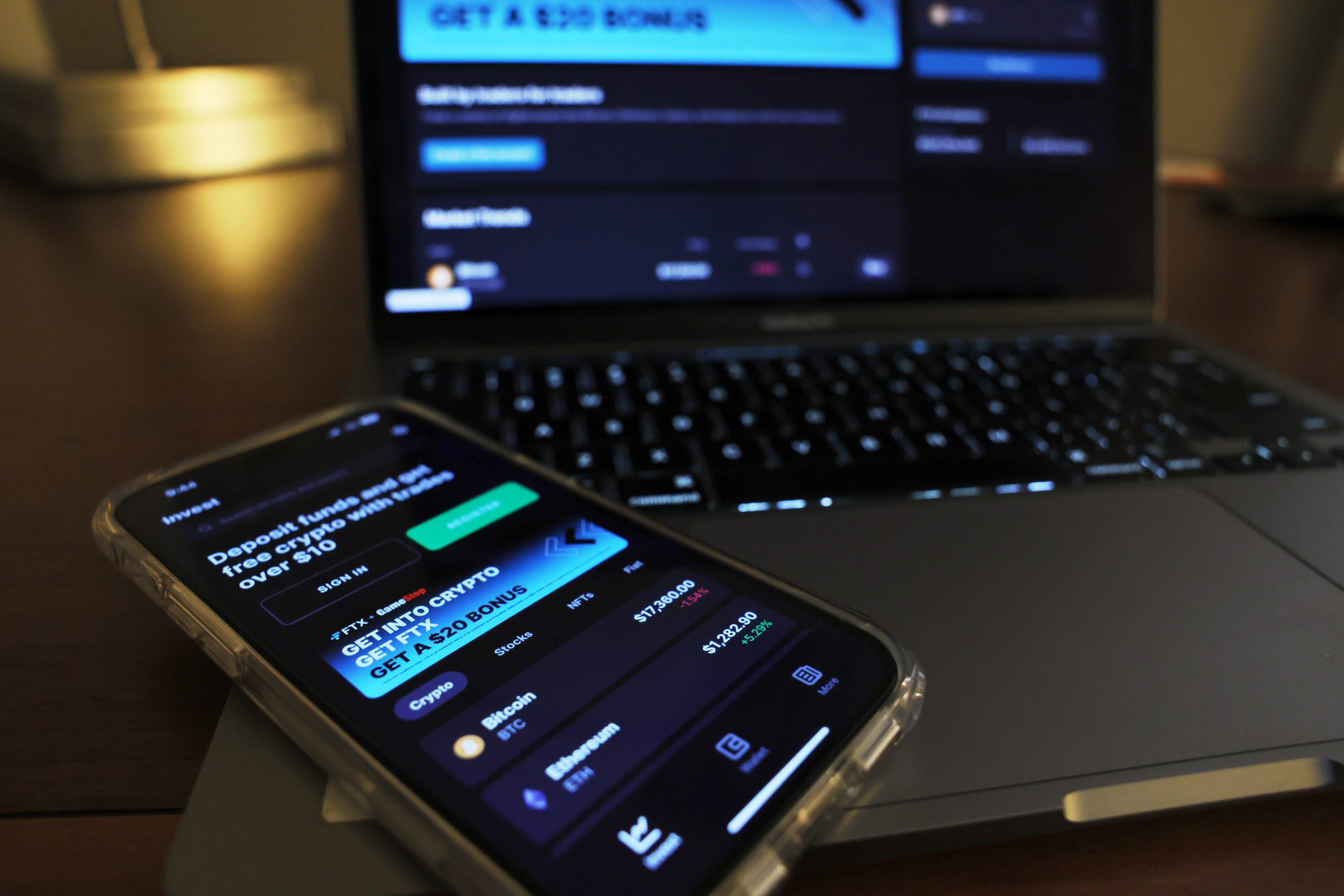 What happens to your crypto if FTX collapses | Fortune