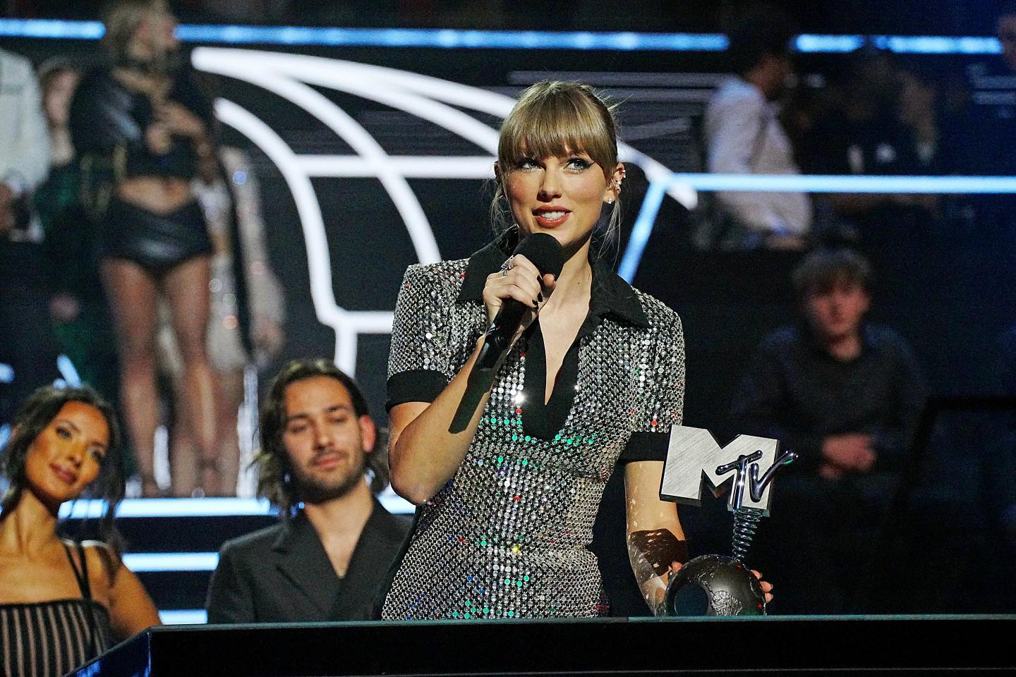 Taylor Swift at the MTV EMAs 2022