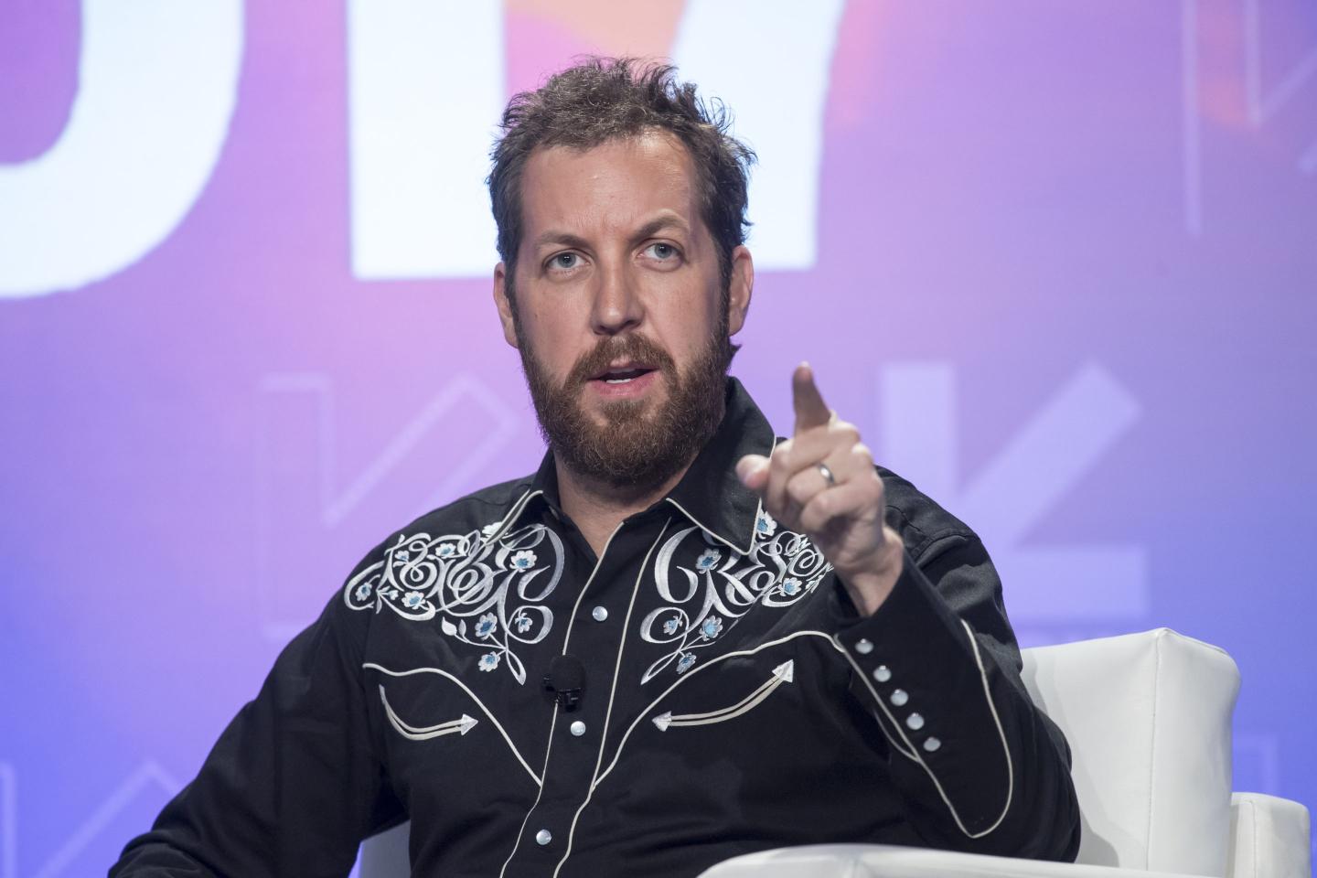 Early Twitter investor and Musk pal warns the billionaire is surrounded by ‘yes men’ and is ‘stoking insanity’
