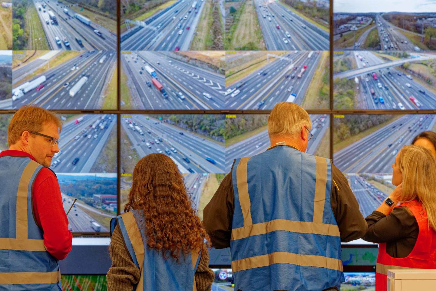 Scientists are partnering with Nissan, GM, and Toyota to break up those annoying ‘phantom’ traffic jams using A.I. and cruise control