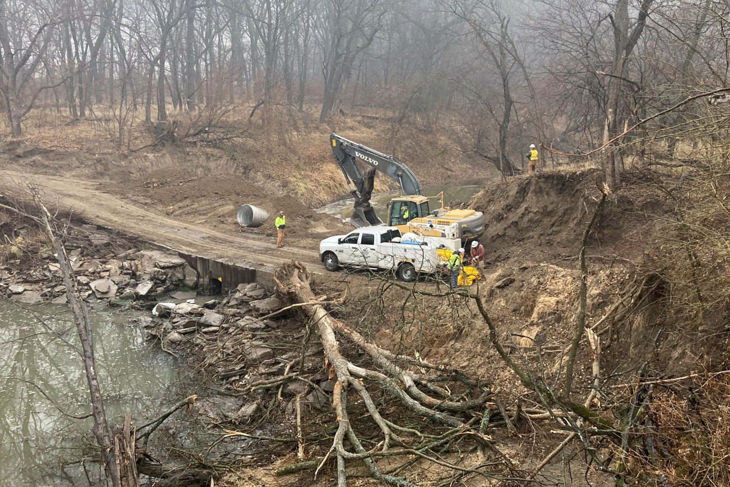 A truck of oil spill responders in Kansas.