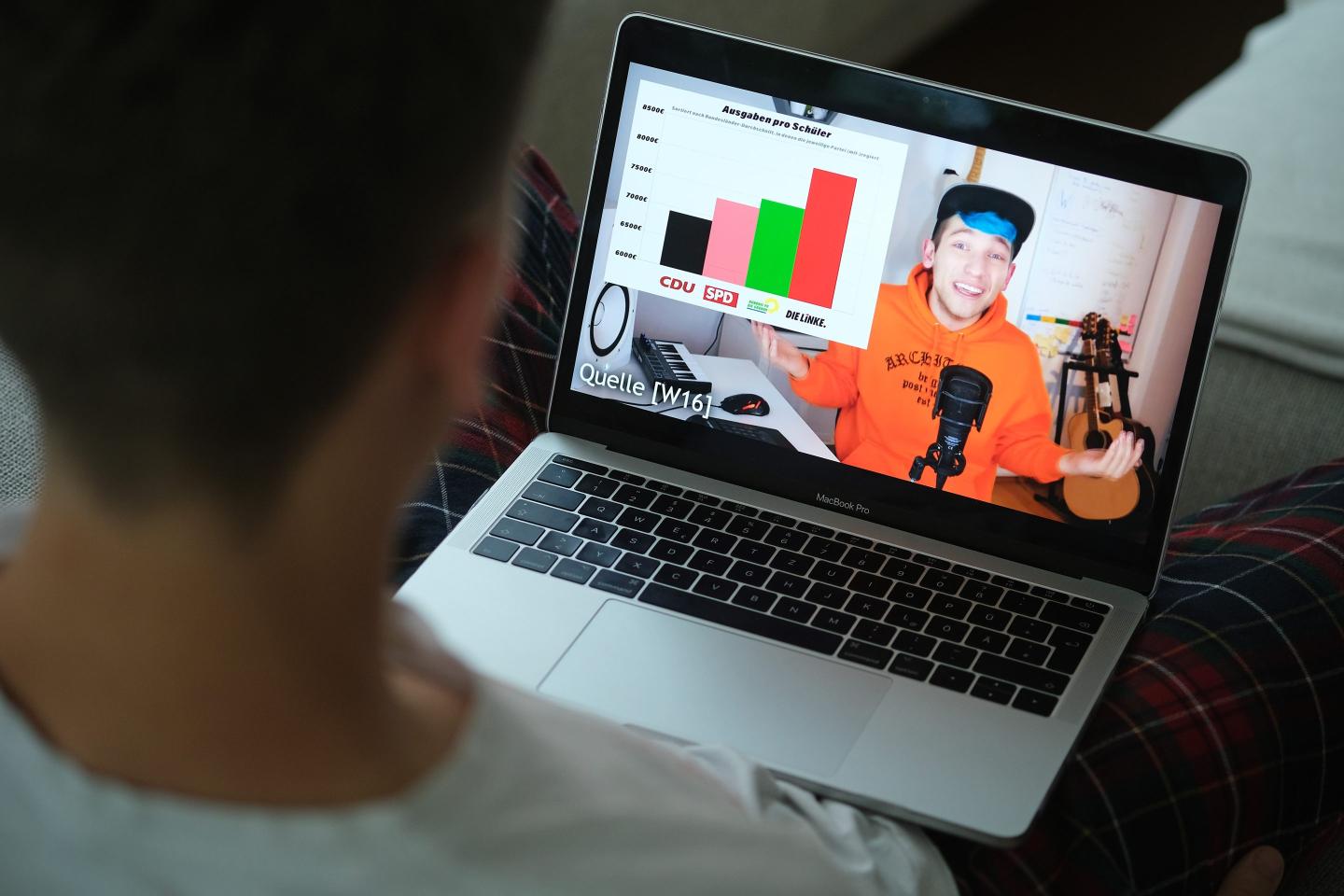 Toxic YouTube commenters will get a 24-hour timeout