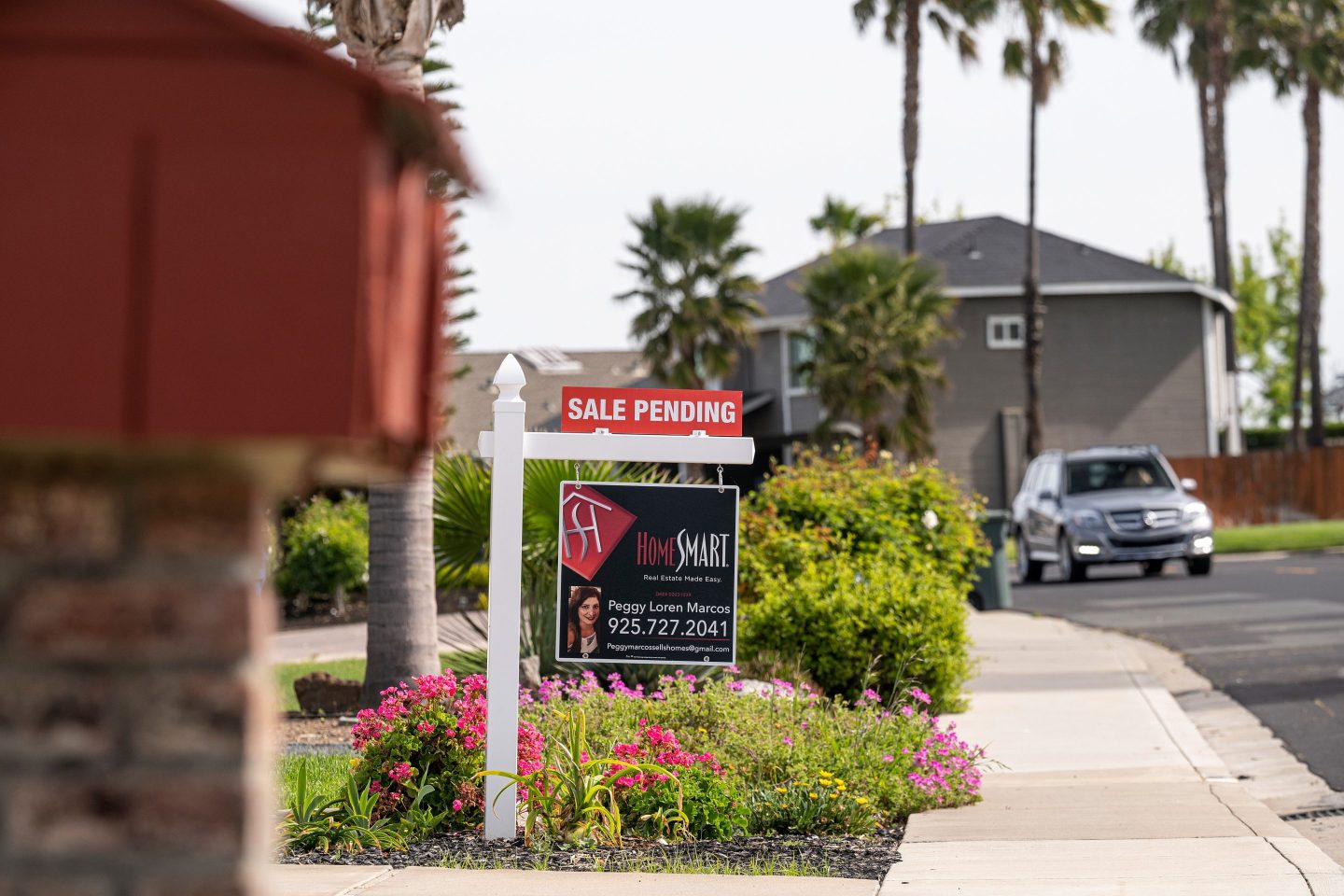 A “sale pending” sign outside a house in Discovery Bay, Calif.
