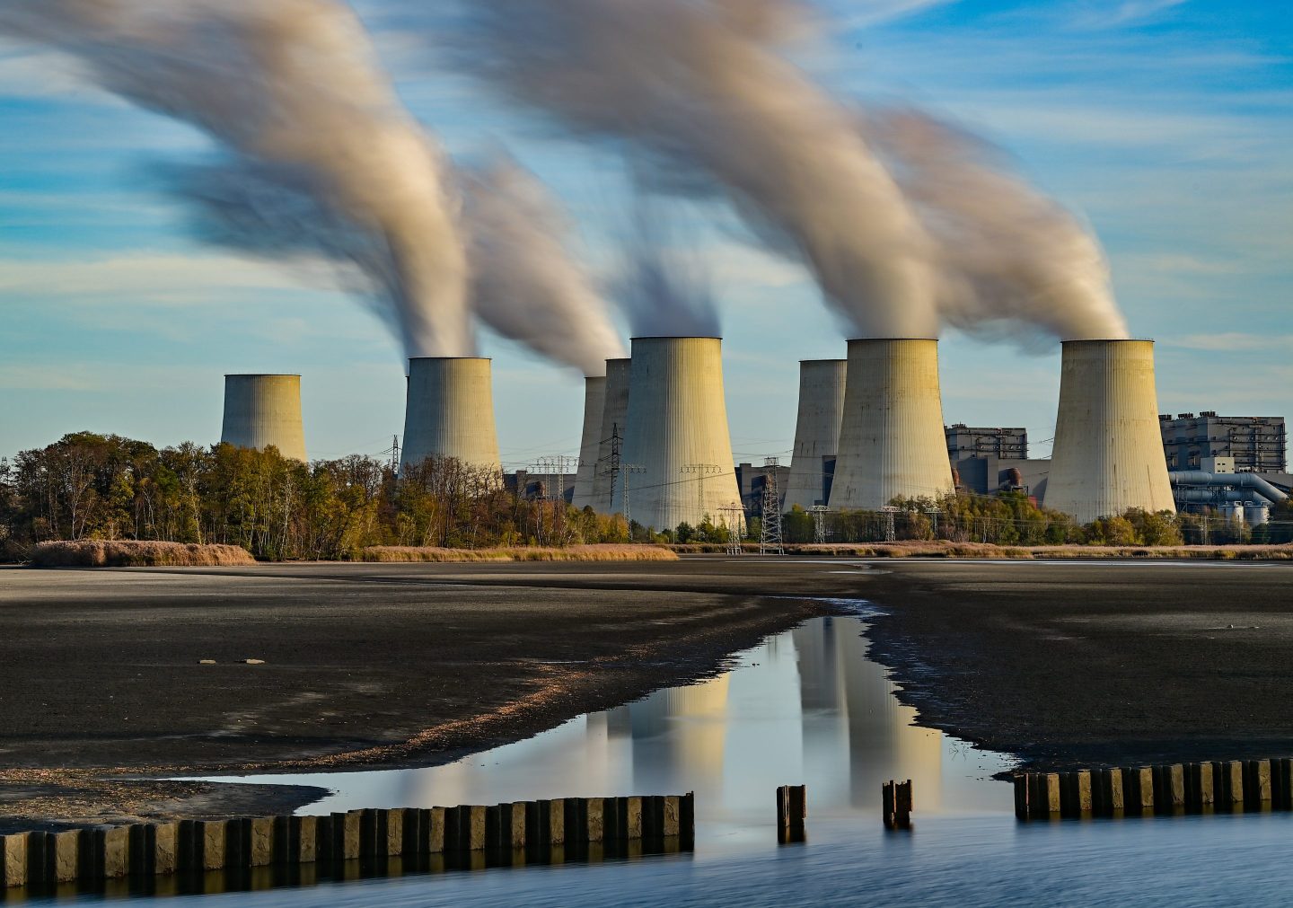 Photo of a power plant in Germany.