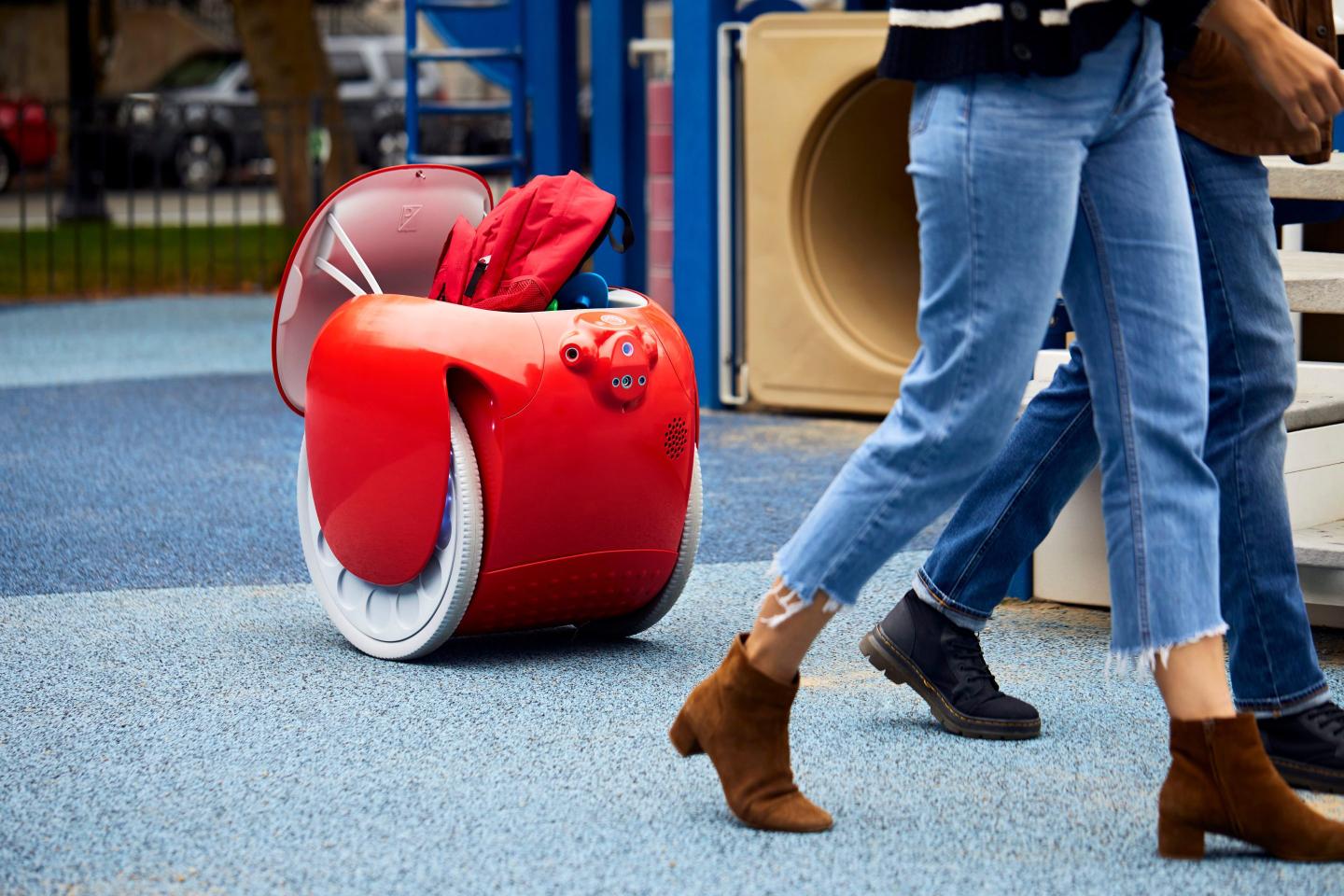 ‘Follower’ robot Gitamini is great at carrying stuff and aims to eliminate short car trips. It’s a work in progress
