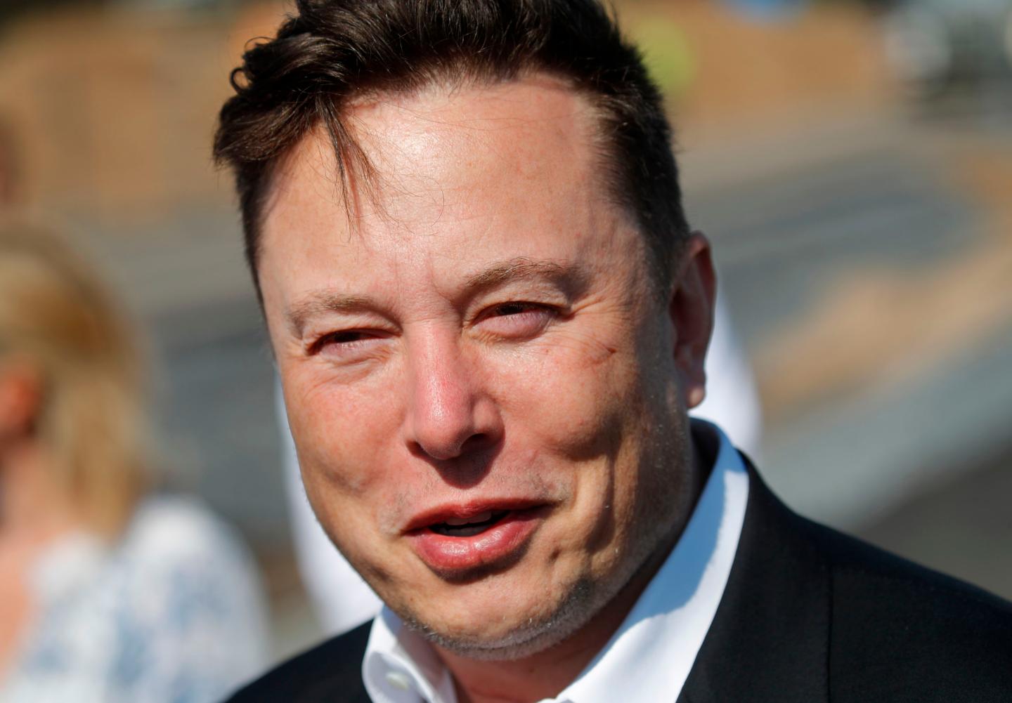 Twitter workers laid off by Elon Musk 2 months ago still haven’t received their severance pay and are now demanding answers
