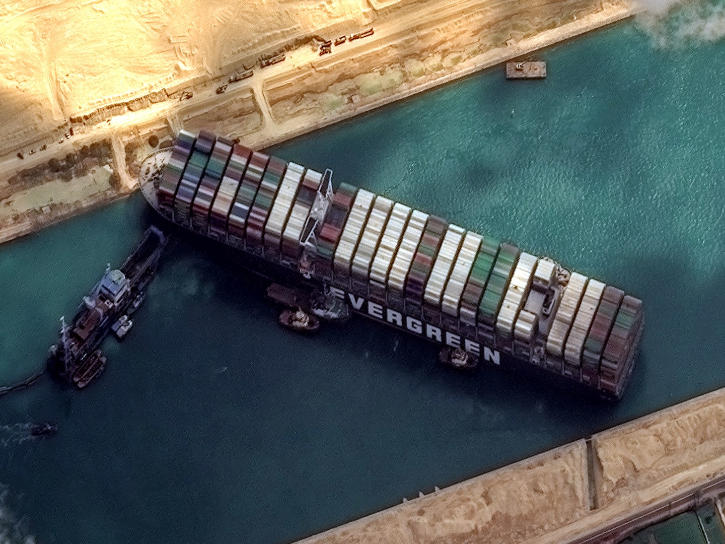 Photo showing a container ship stuck in the Suez Canal in 2021