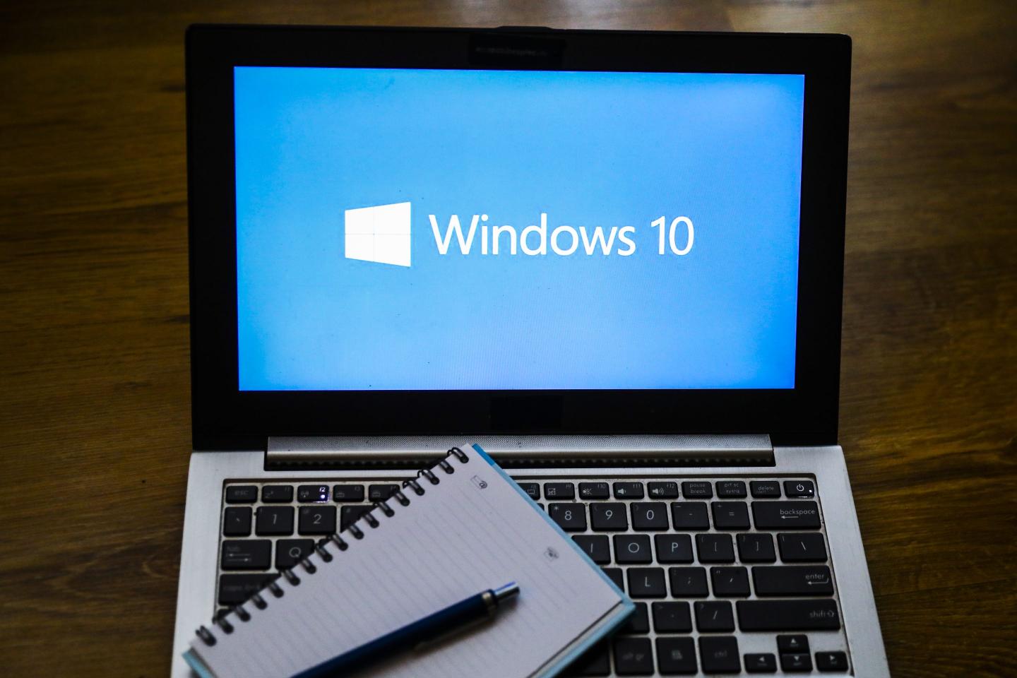 Microsoft will stop selling Windows 10 at the end of January. 
