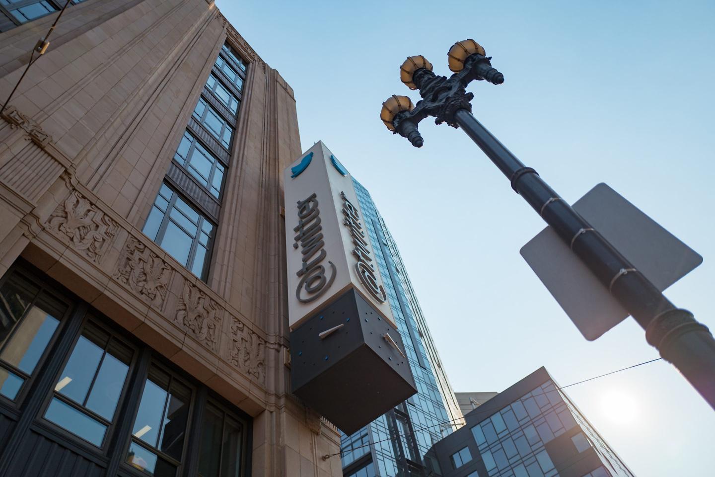 Fidelity is writing down its Twitter investment—will Sequoia and a16z be next?