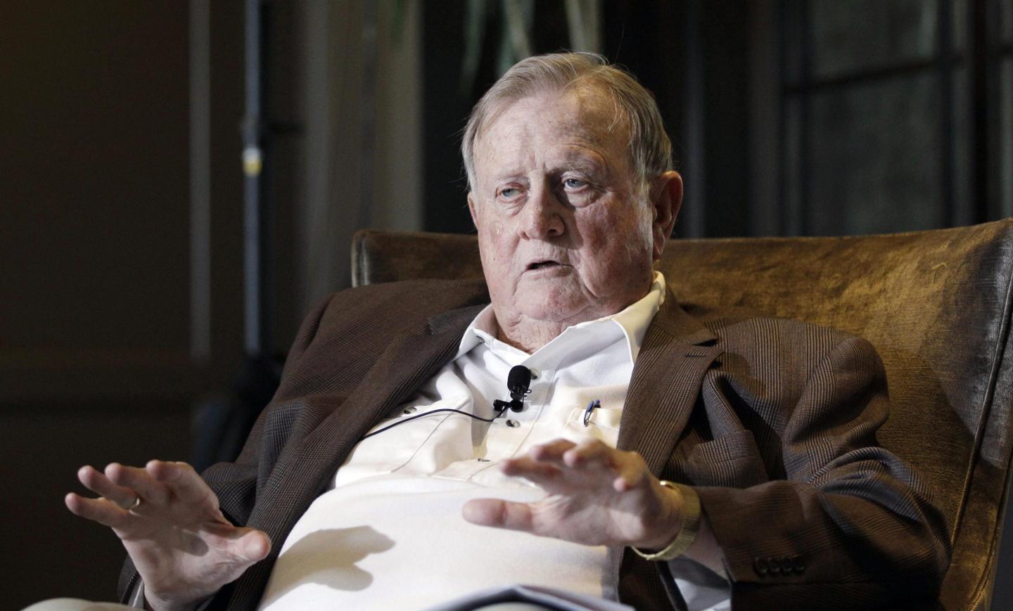 ‘Red’ McCombs, legendary Texas businessman and owner of NBA and NFL teams, dies at 95