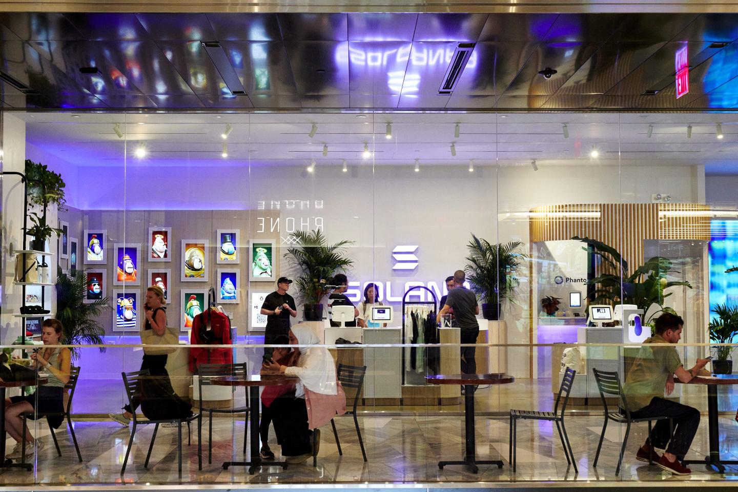Solana stores were called ‘an experiment that we think a lot of people will love.’ They’re already closing
