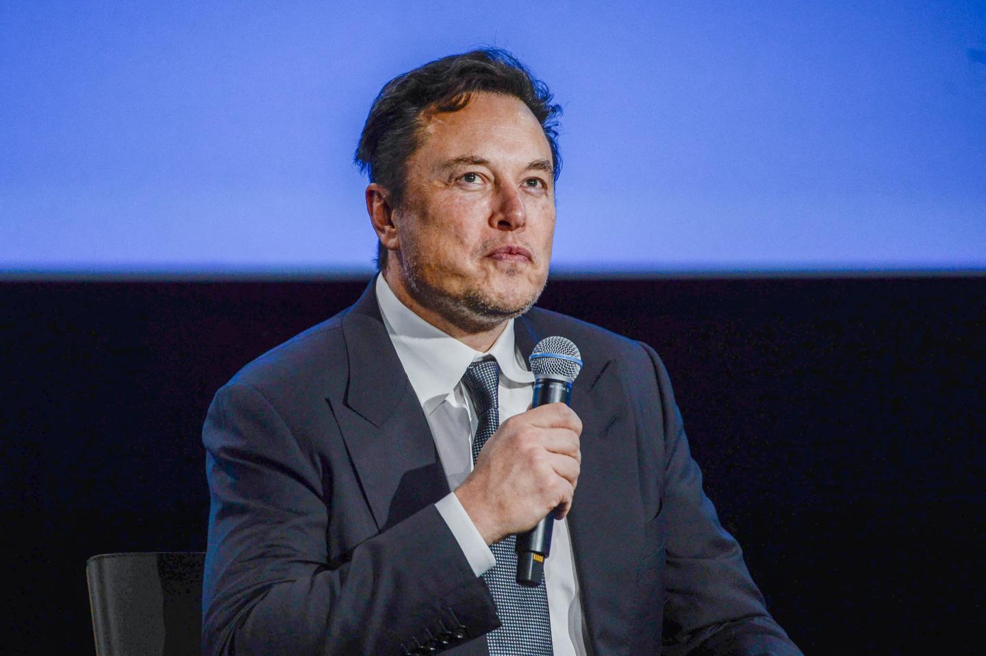 Elon Musk is cutting more costs at Twitter, with software licenses on the chopping block.