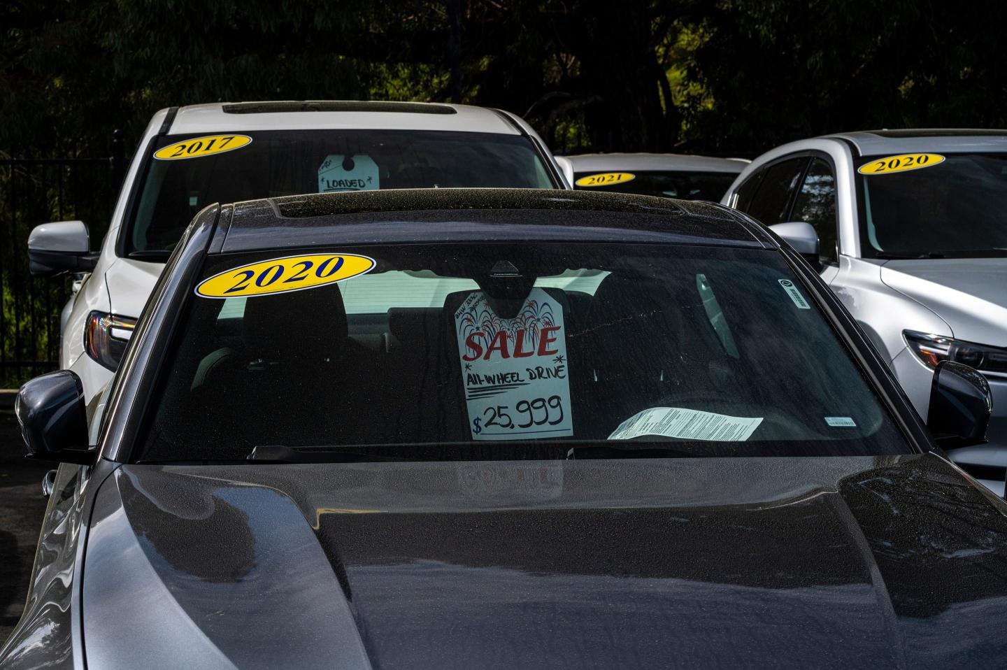 Subprime auto lender folds as more Americans fall behind on car payments