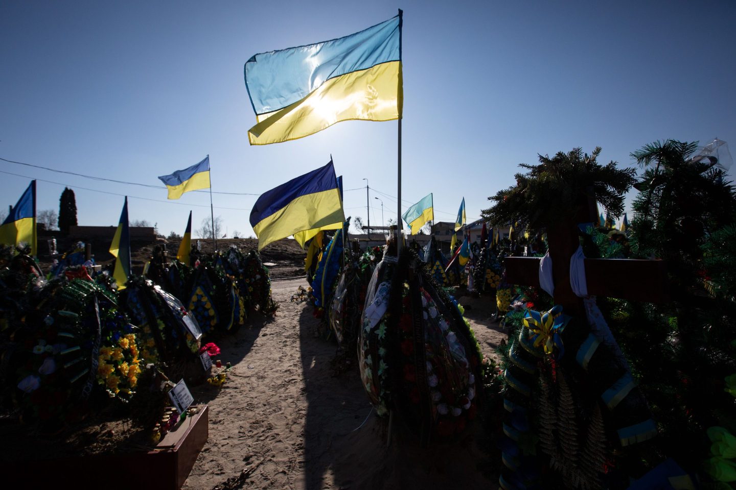 A view of the graves of Ukrainian soldiers who died in the Russian-Ukrainian war.