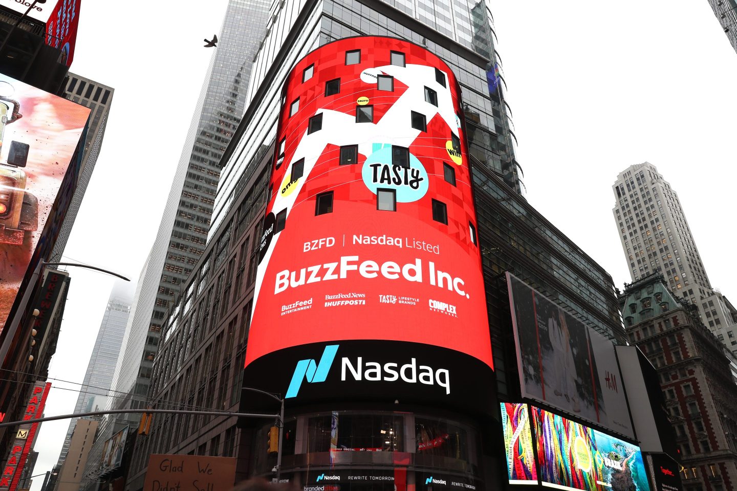A picture of BuzzFeed in a large screen.