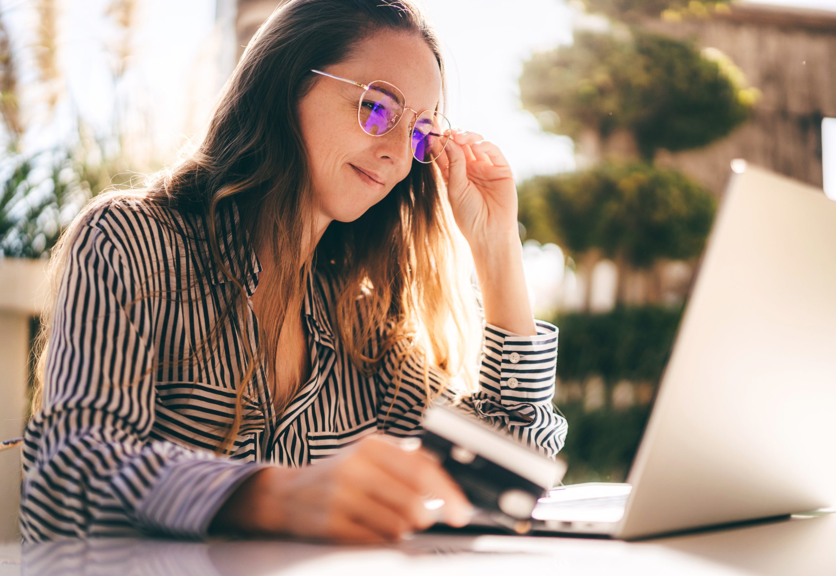 woman at laptop