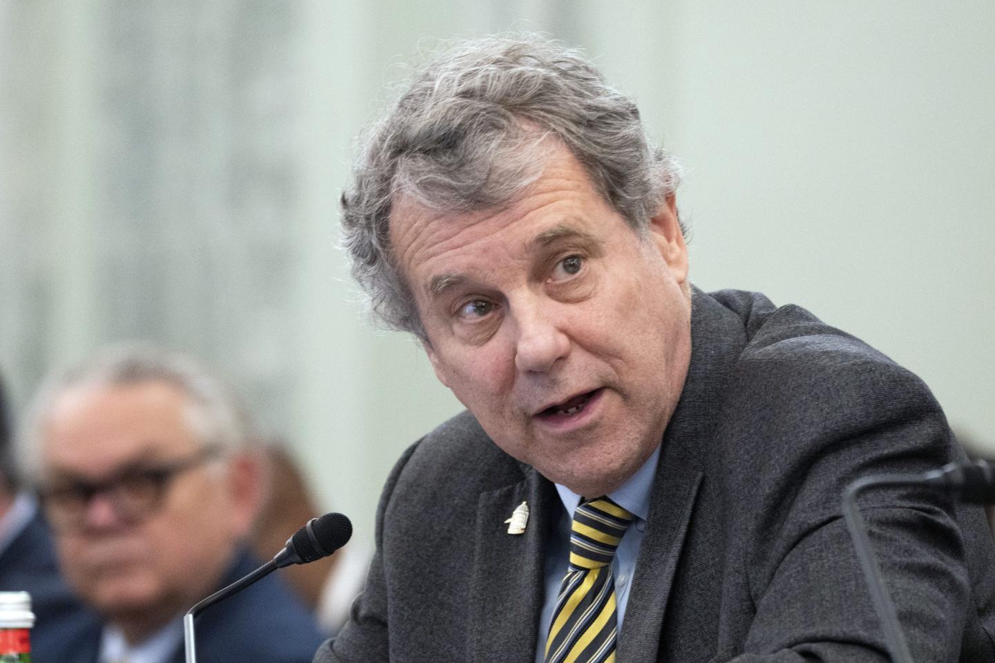 ‘You must answer for the bank’s downfall’: Senators demand testimony from CEOs of failed Signature and Silicon Valley Bank