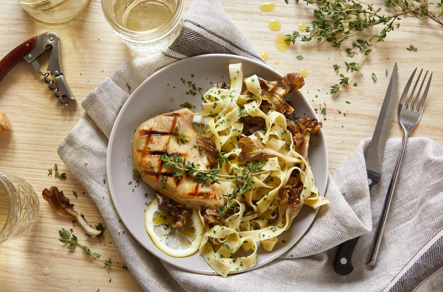 U.S. moves closer to green-lighting lab-grown chicken in stores