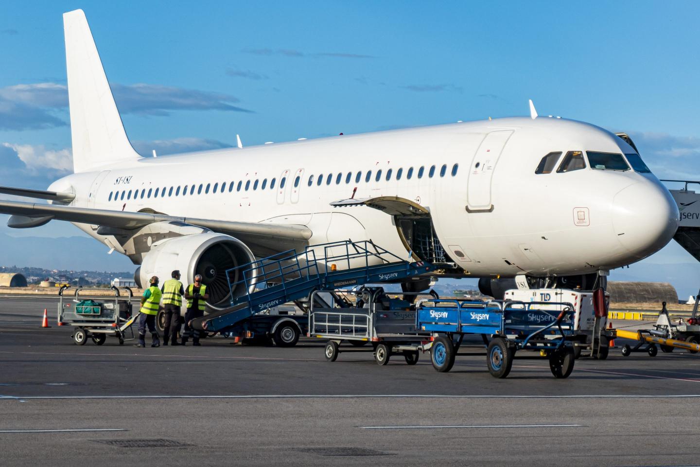 Airlines just can’t get enough jet engine parts and it could be a huge problem for the upcoming summer travel season