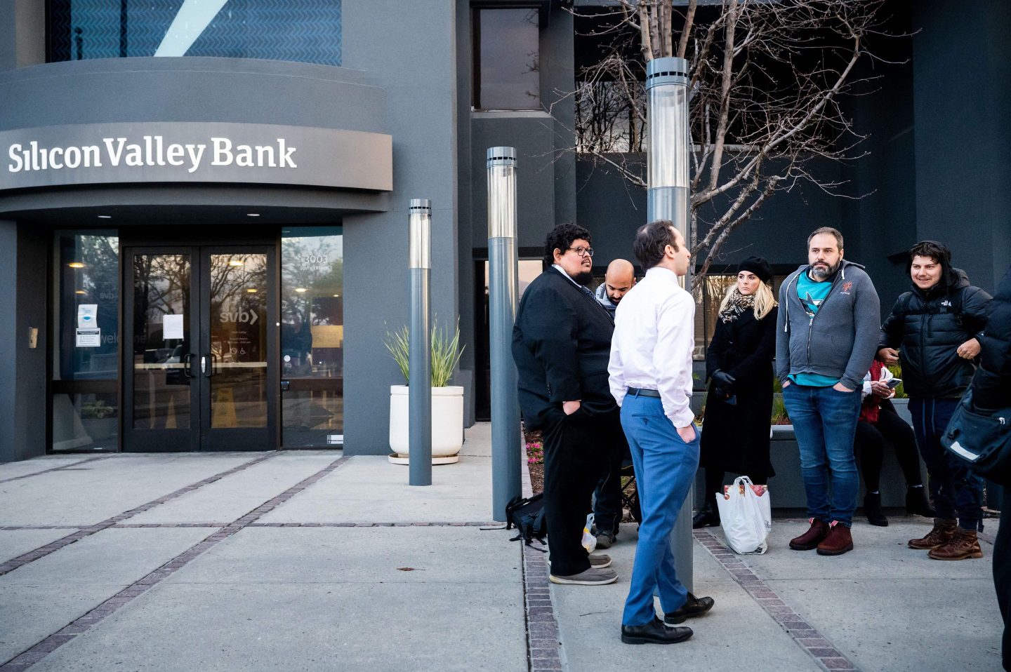 Silicon Valley Bank customers listen to FDIC representatives on Mar. 13.