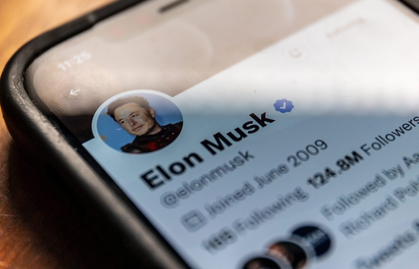 Elon Musk's twitter account on a smartphone screen