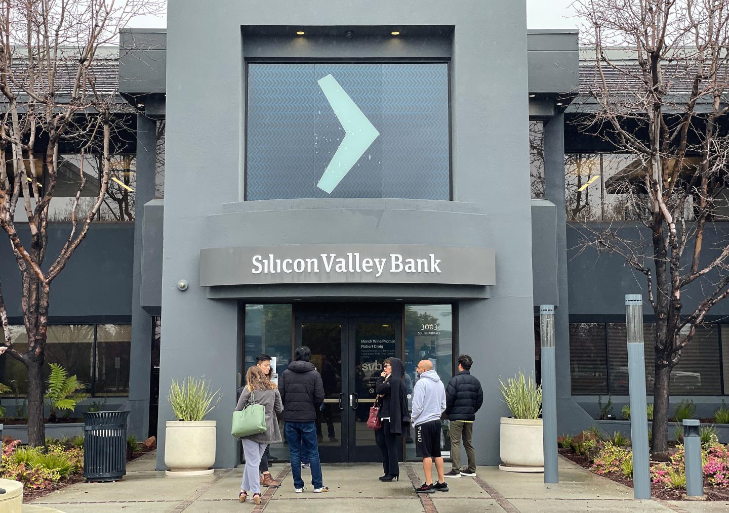 An analysis of regulatory filings reveals that 1,074 firms—from Andreessen Horowitz to General Catalyst—were holding capital at Silicon Valley Bank in 2022