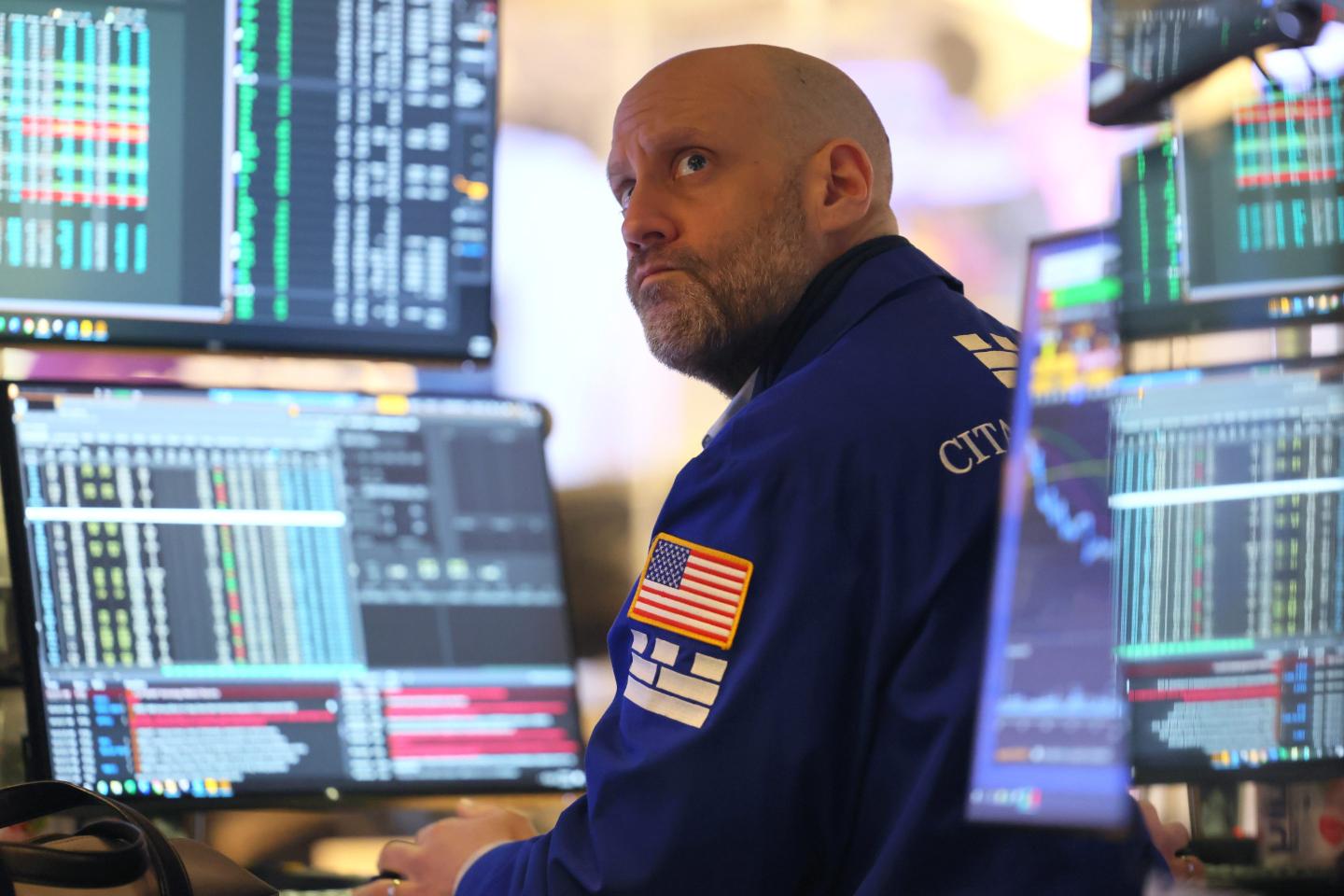 U.S. Banks are sitting on $1.7 trillion in unrealized losses, research says. That’s not a problem—until it is