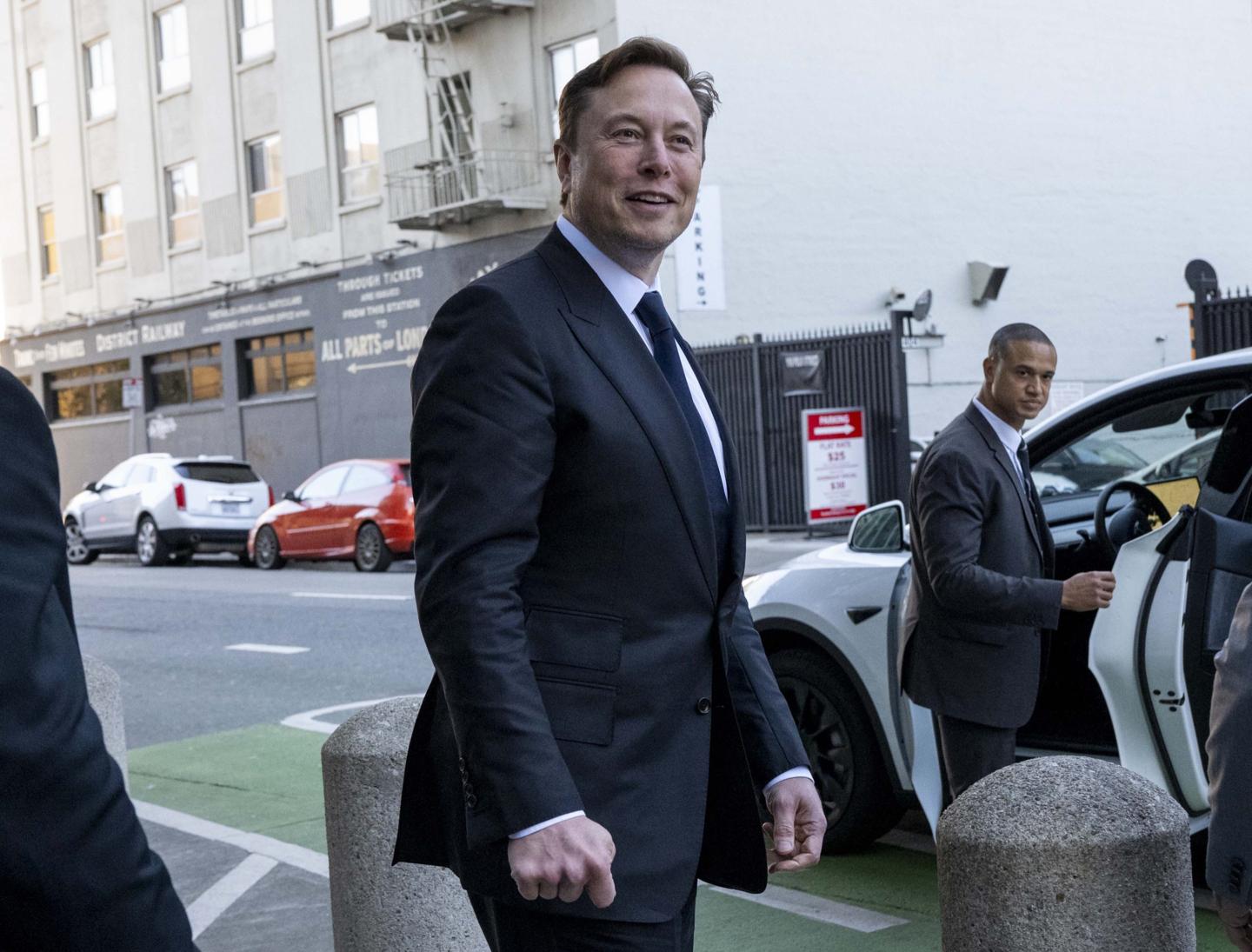 Elon Musk says Twitter users will be able to offer followers subscriptions