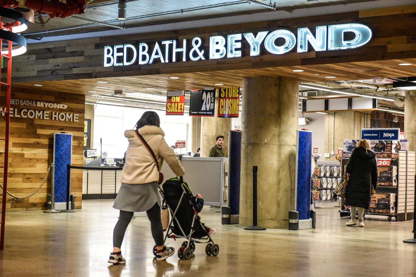 Bed Bath & Beyond has three weeks to squeeze $300M from equity markets to avoid bankruptcy