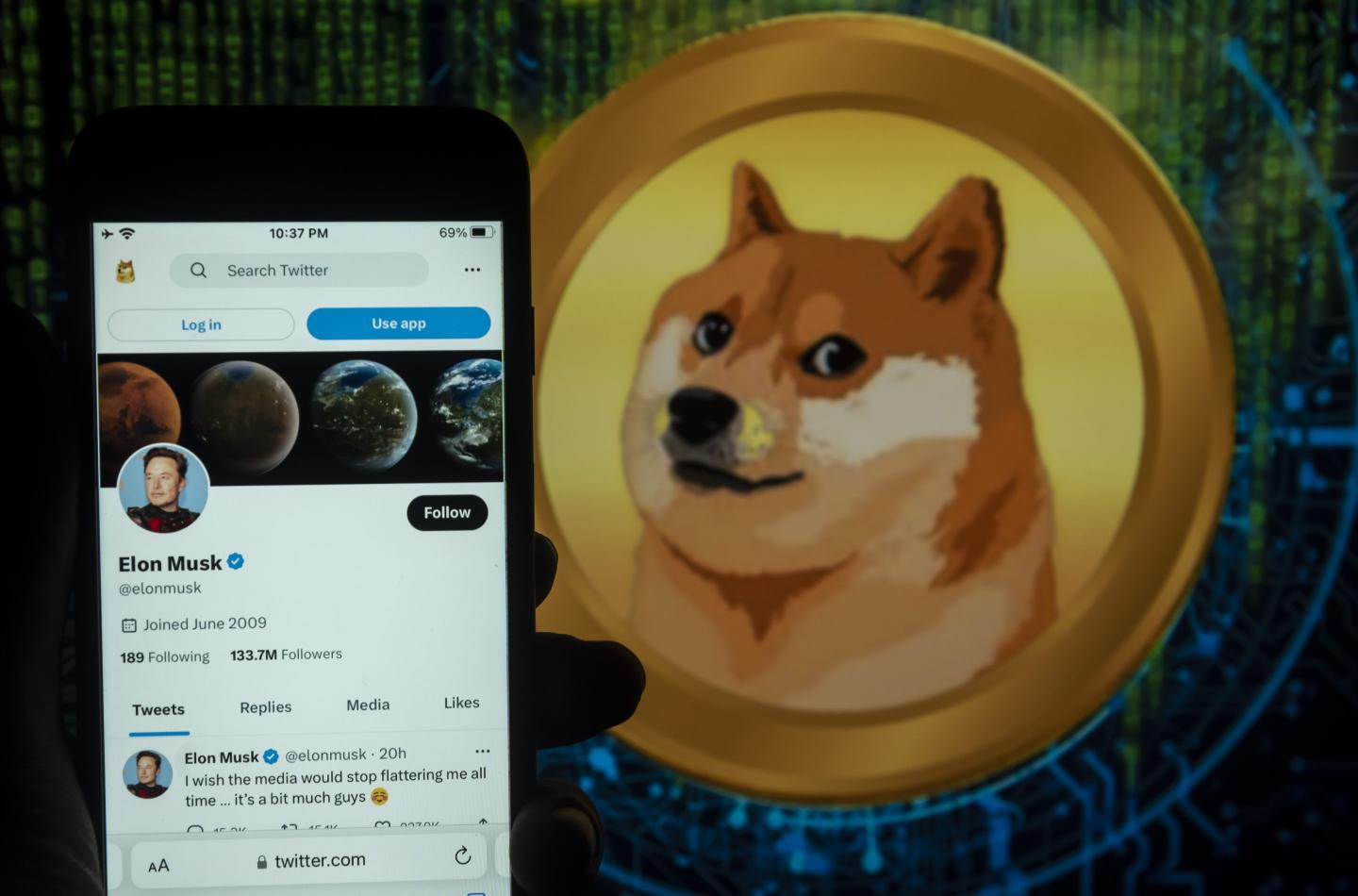 Dogecoin’s value dropped as much as 9% after its logo on Elon Musk’s Twitter vanished as mysteriously as it had appeared