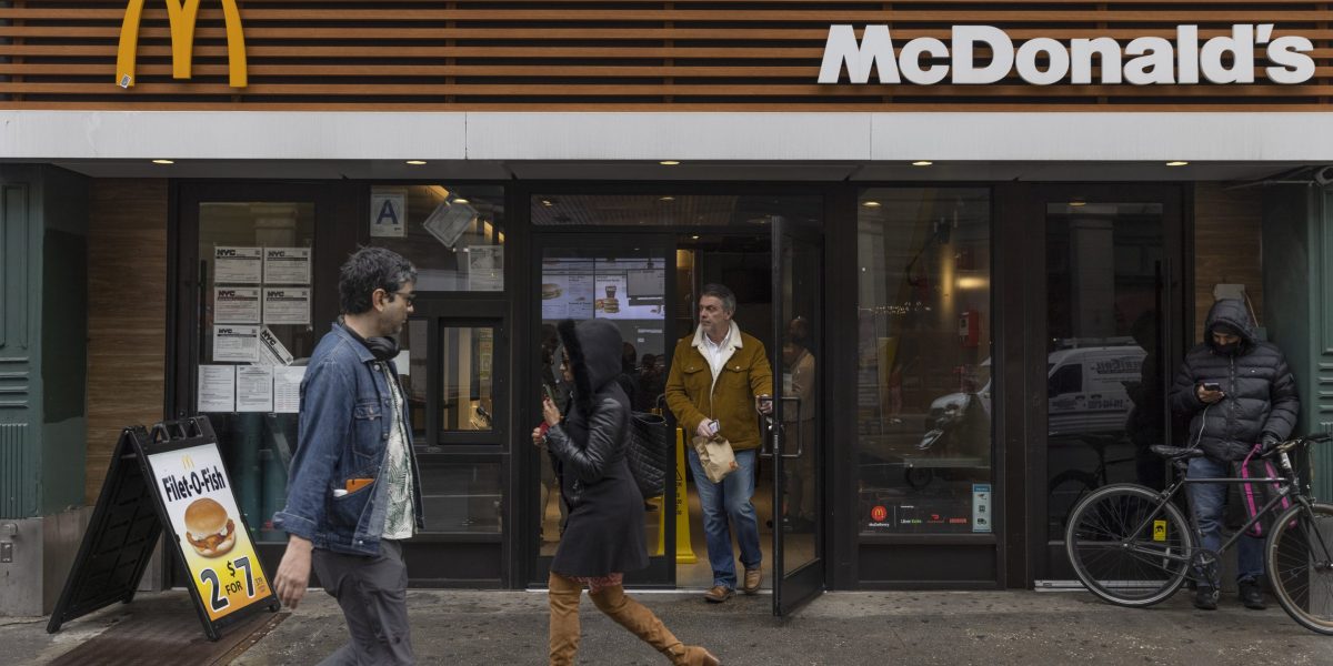 McDonald’s cost cuts include demoting employees and cutting pay | Fortune