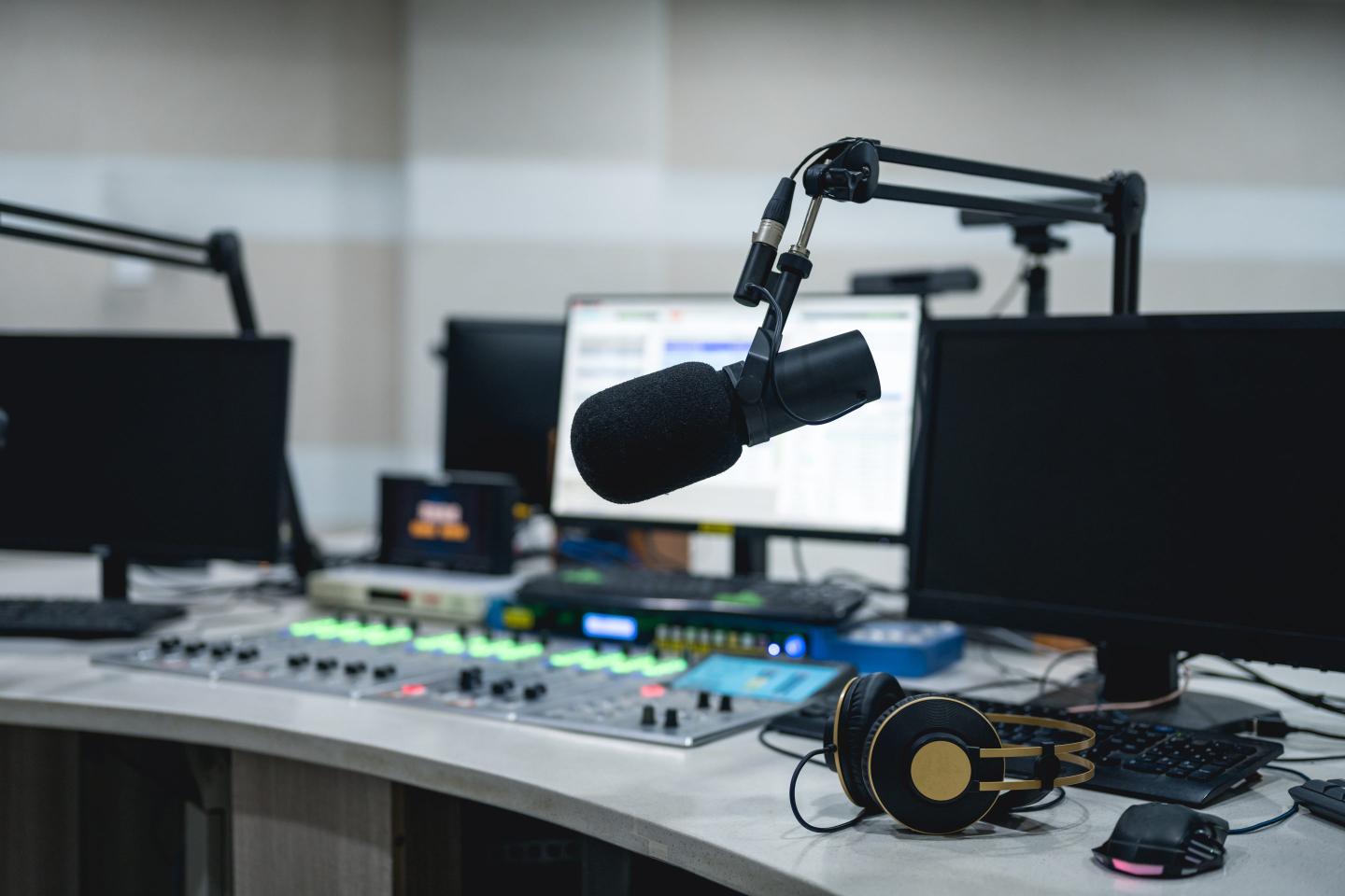 ‘A.I. is taking your favorite radio by storm’: Swiss station replaces DJs and musicians with artificial intelligence for a day