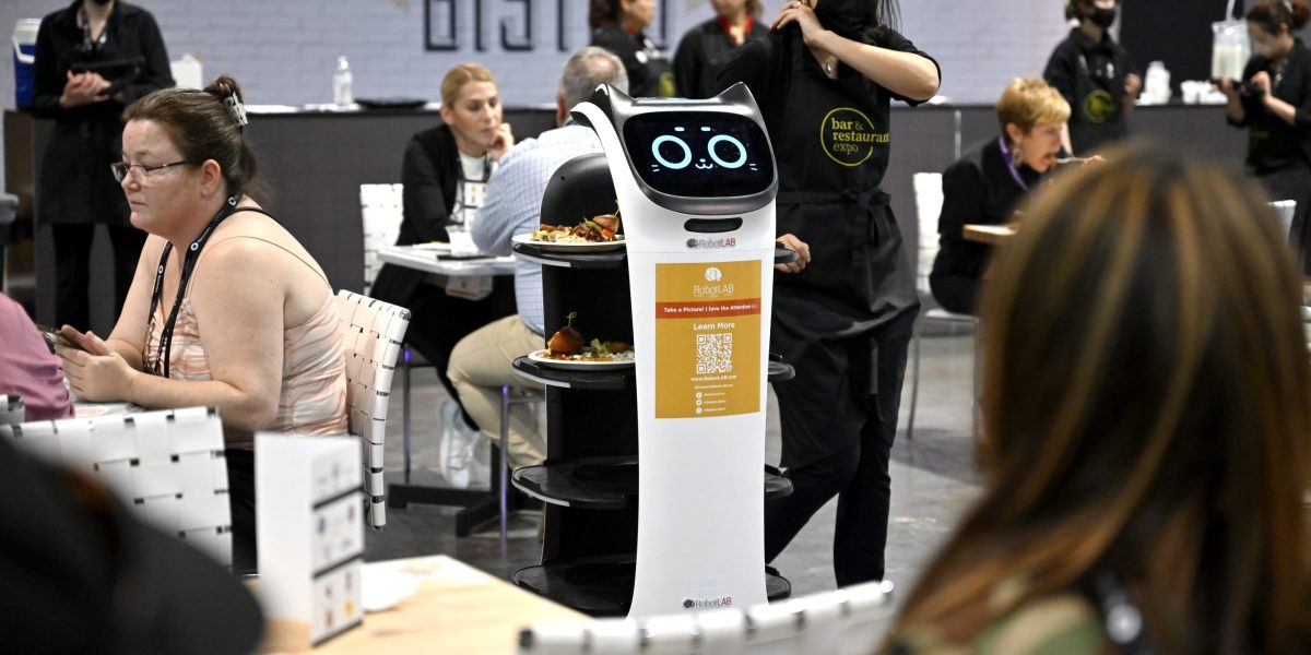 Restaurants Turning To Robots In Labor Shortage Fortune